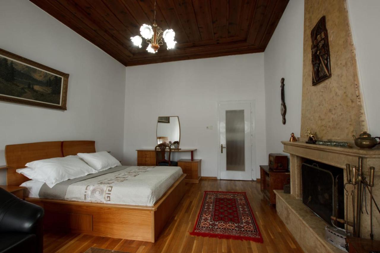 Emblematic House Apartment 2 Гирокастра Экстерьер фото