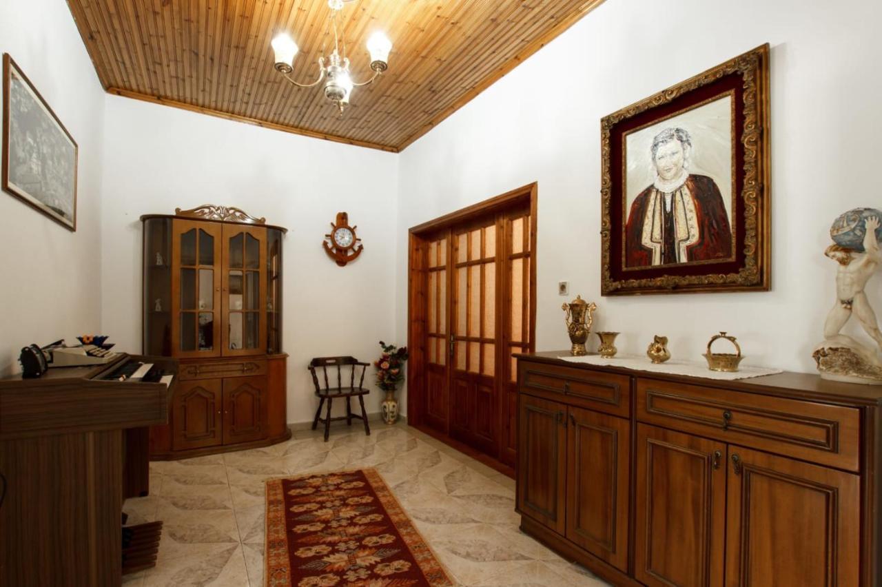 Emblematic House Apartment 2 Гирокастра Экстерьер фото