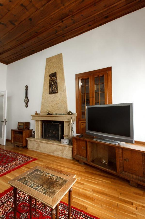 Emblematic House Apartment 2 Гирокастра Экстерьер фото