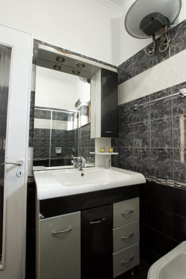 Emblematic House Apartment 2 Гирокастра Экстерьер фото