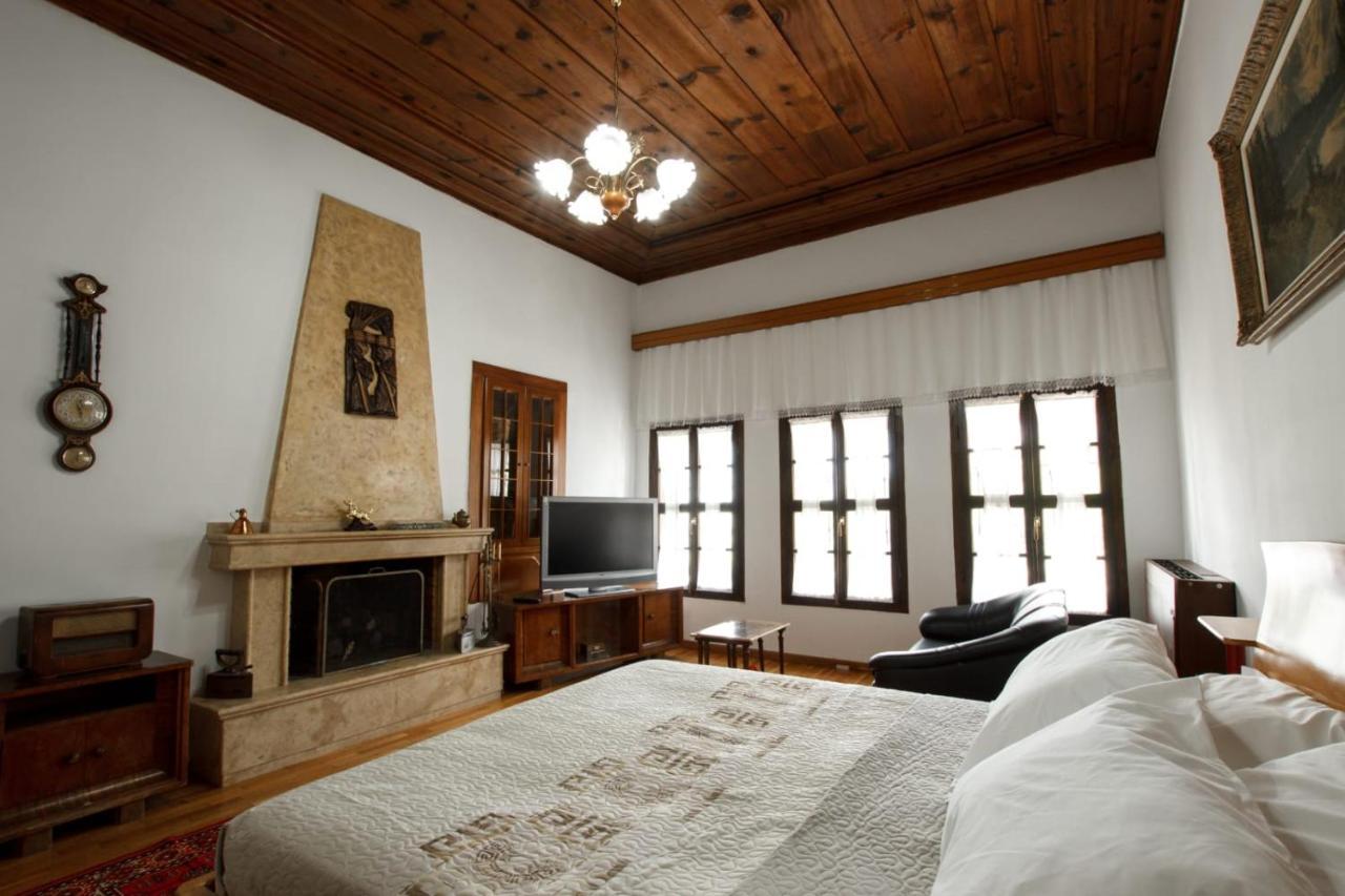 Emblematic House Apartment 2 Гирокастра Экстерьер фото