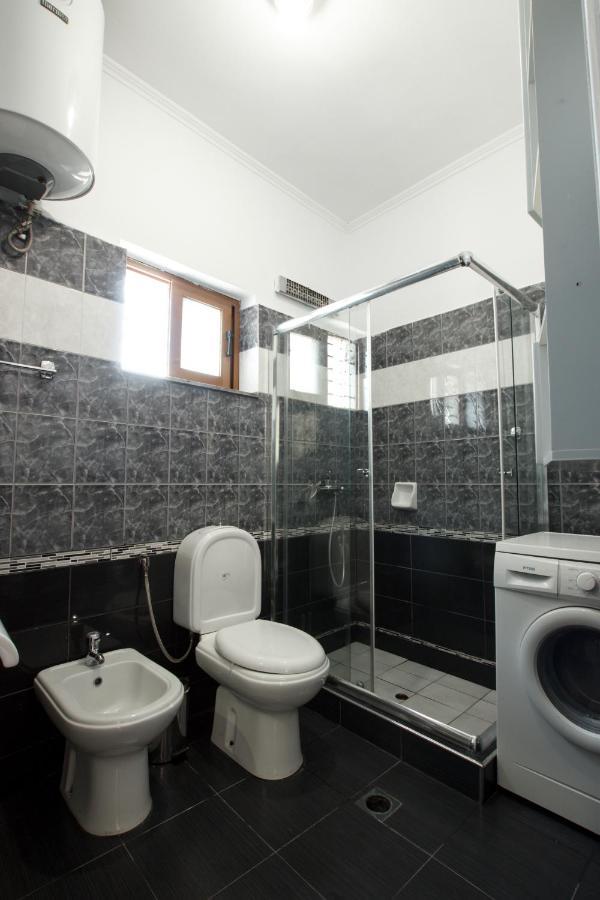 Emblematic House Apartment 2 Гирокастра Номер фото