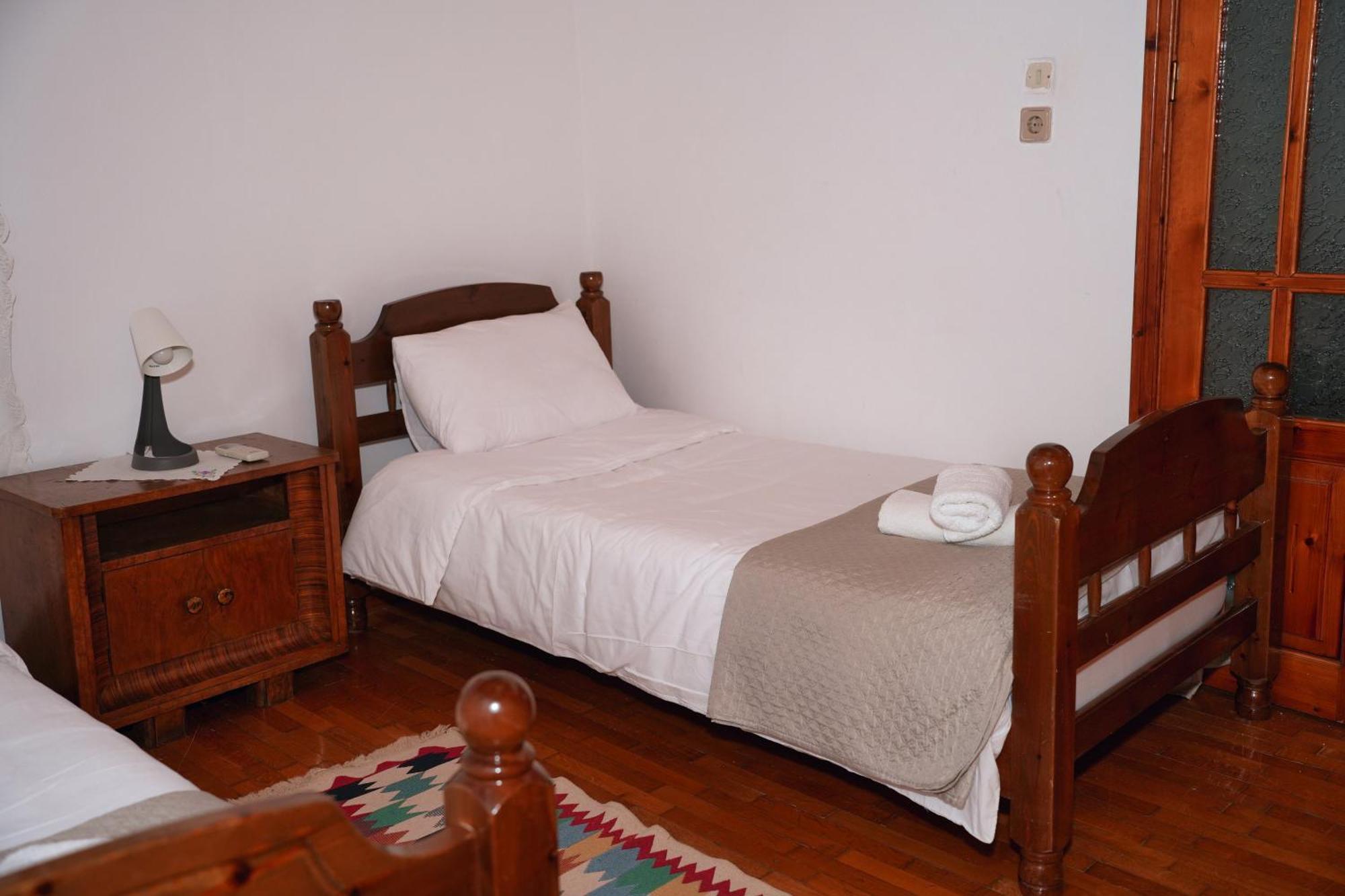 Emblematic House Apartment 2 Гирокастра Экстерьер фото