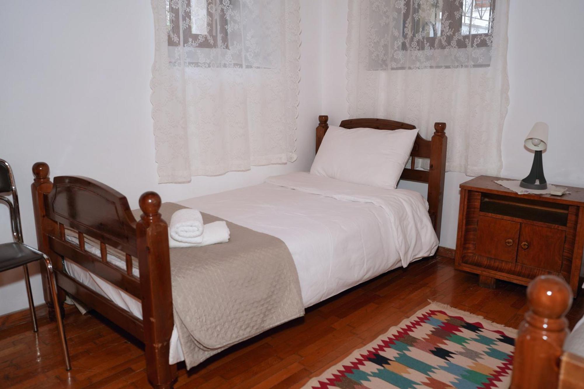 Emblematic House Apartment 2 Гирокастра Экстерьер фото