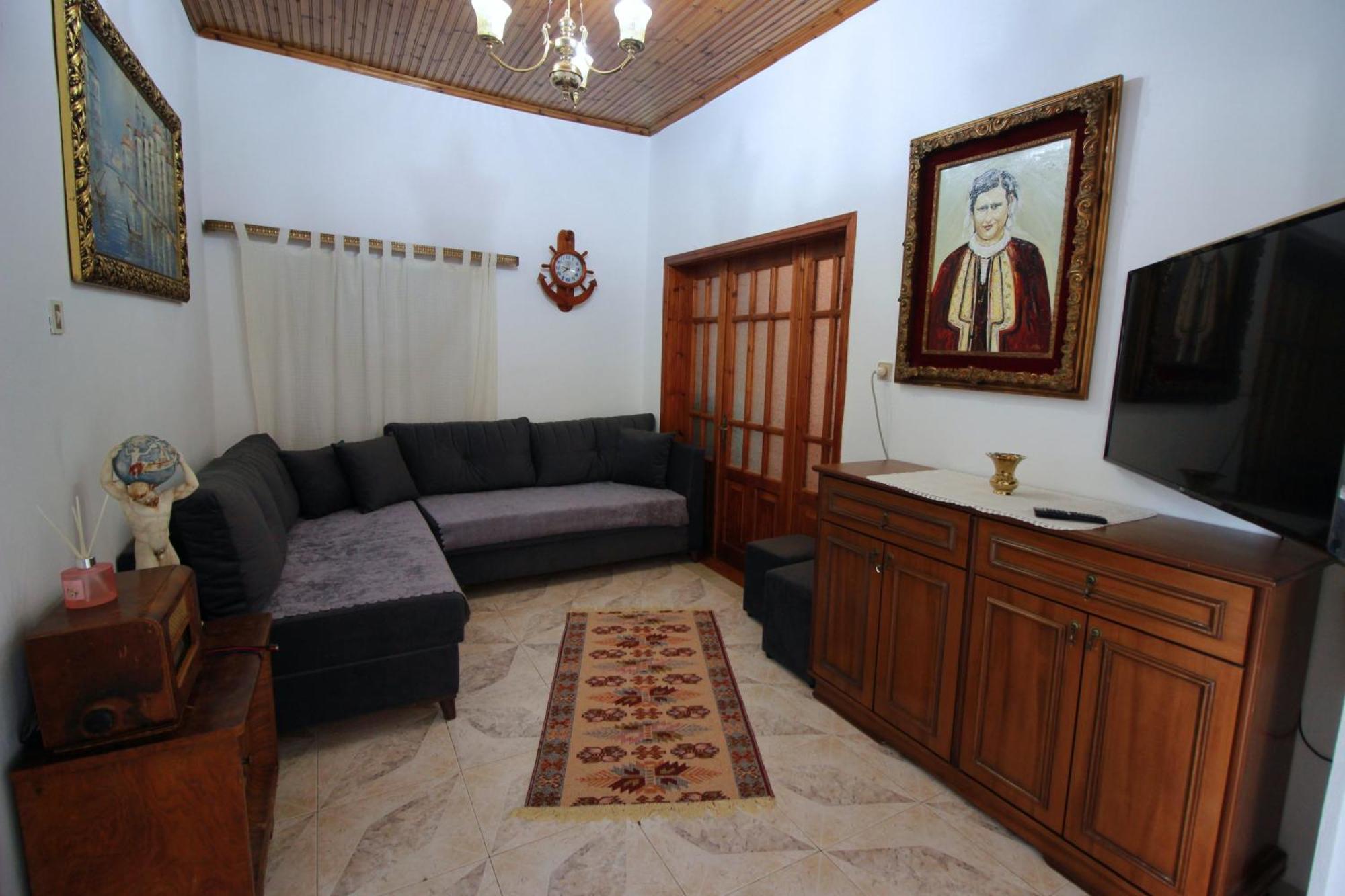 Emblematic House Apartment 2 Гирокастра Экстерьер фото