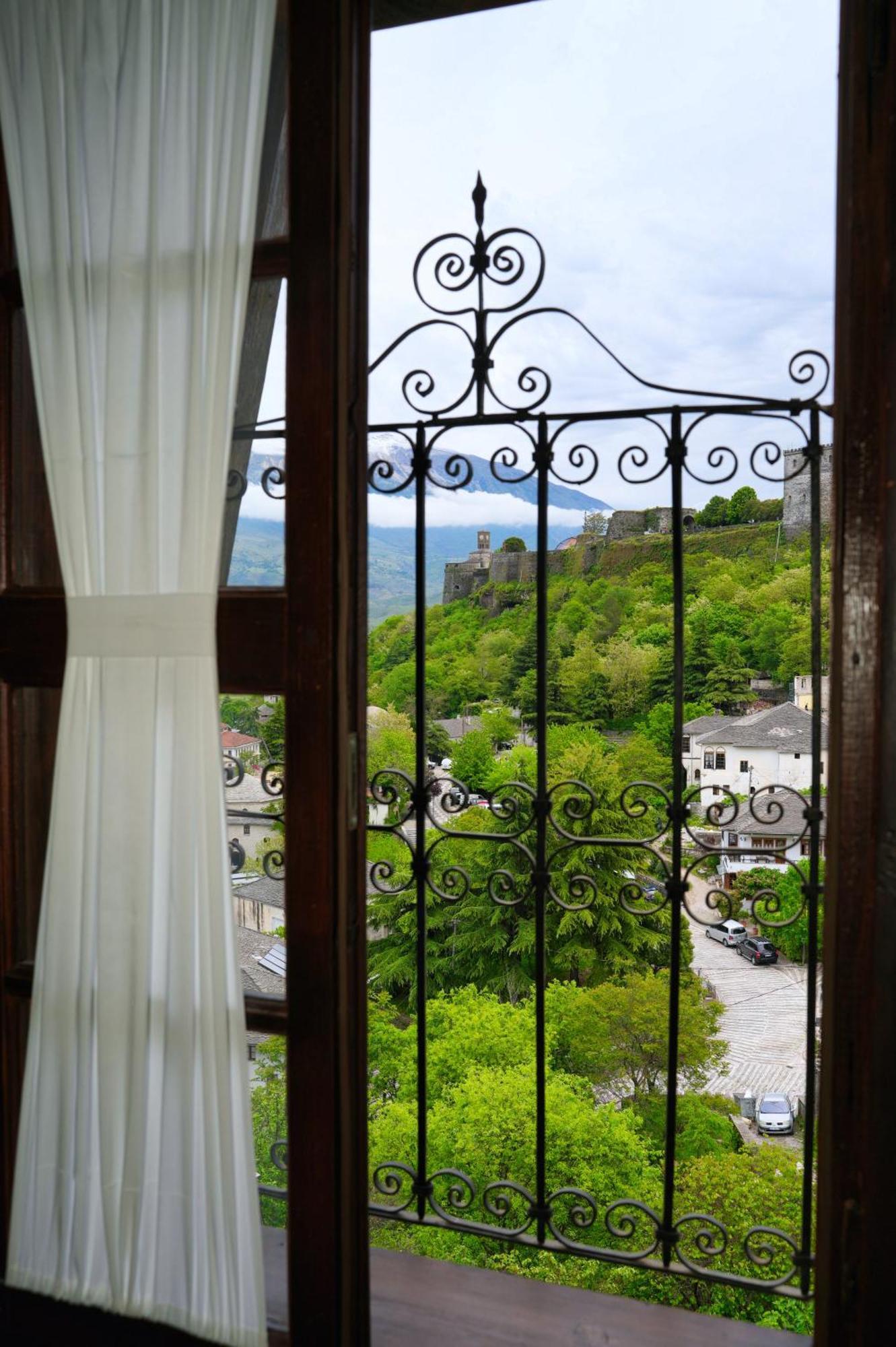 Emblematic House Apartment 2 Гирокастра Экстерьер фото