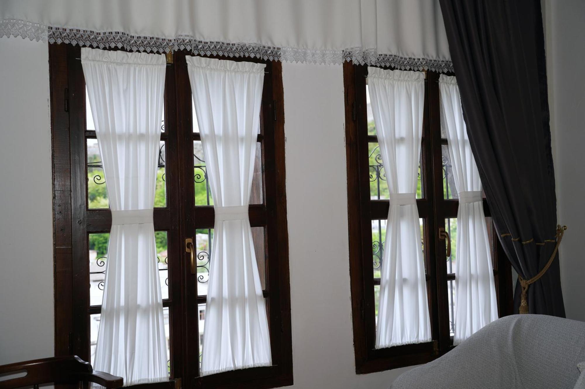 Emblematic House Apartment 2 Гирокастра Экстерьер фото